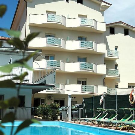 Hotel Roma Residenza Cervia Exteriör bild