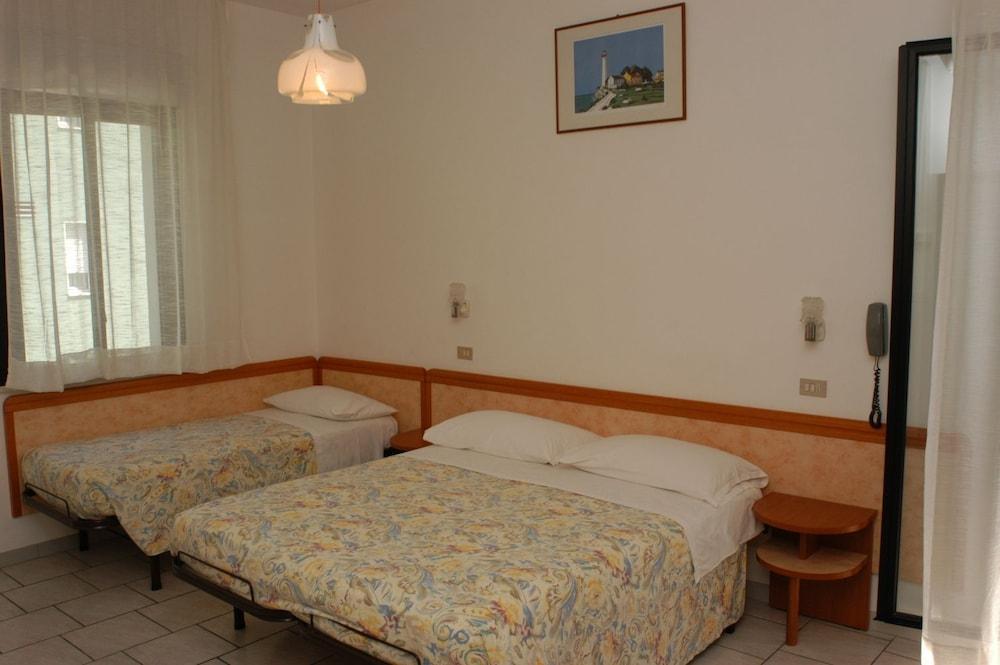 Hotel Roma Residenza Cervia Exteriör bild