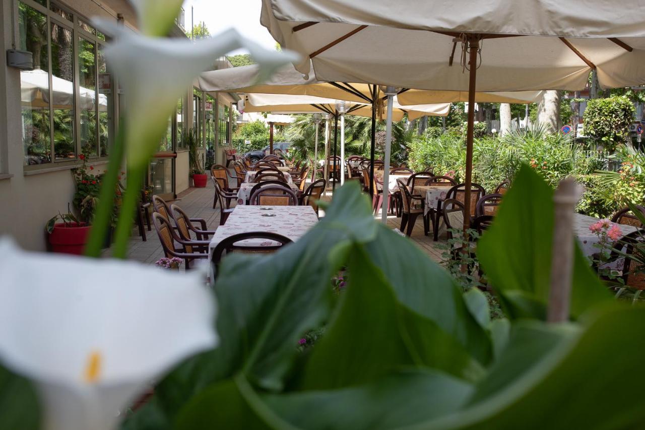 Hotel Roma Residenza Cervia Exteriör bild