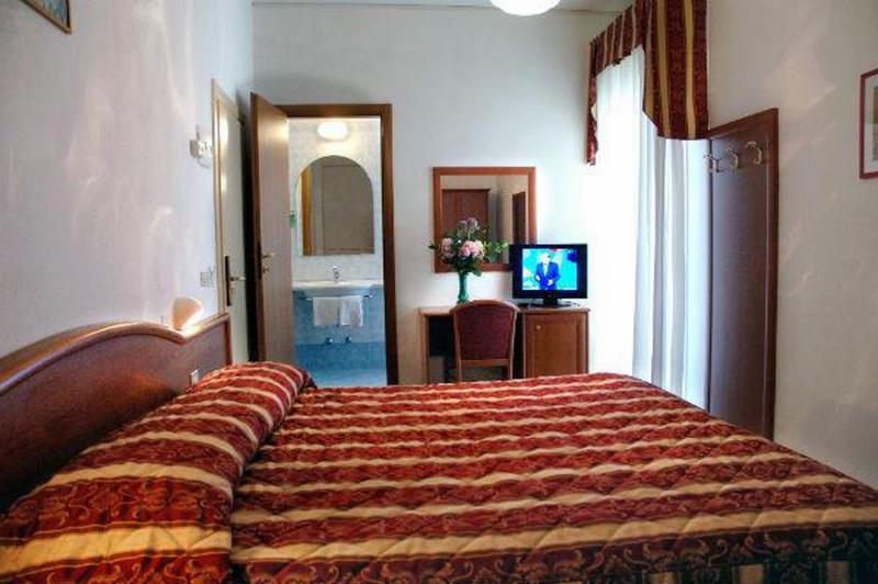 Hotel Roma Residenza Cervia Exteriör bild