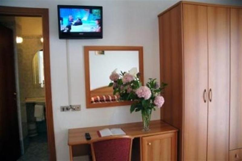Hotel Roma Residenza Cervia Exteriör bild