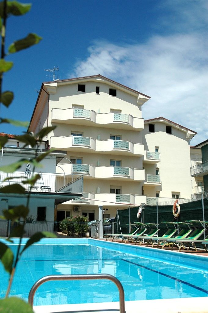 Hotel Roma Residenza Cervia Exteriör bild